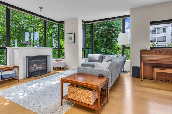 180 West 6th Street, North Vancouver