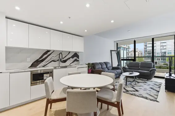 410 135 East 13th Street, North Vancouver