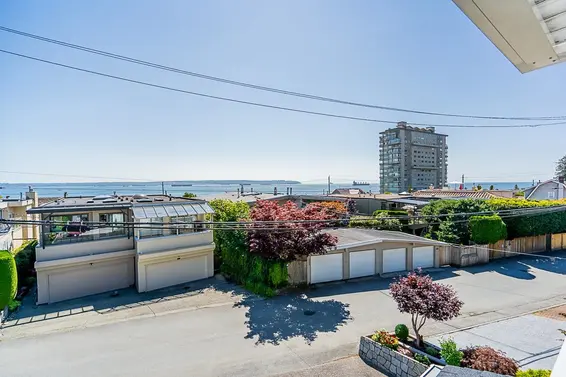 2336 Marine Drive, West Vancouver