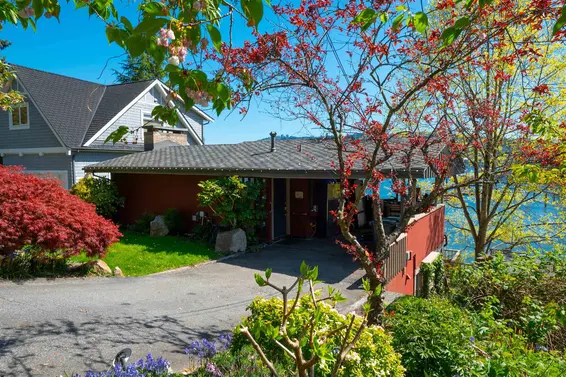 4455 Harris Place, North Vancouver