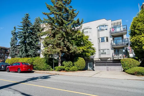 208 1550 Chesterfield Avenue, North Vancouver