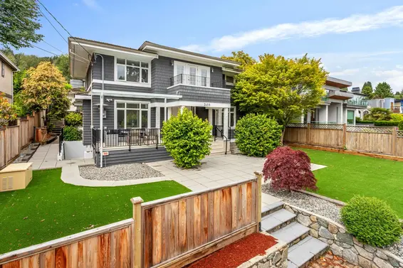 2459 Mathers Avenue, West Vancouver
