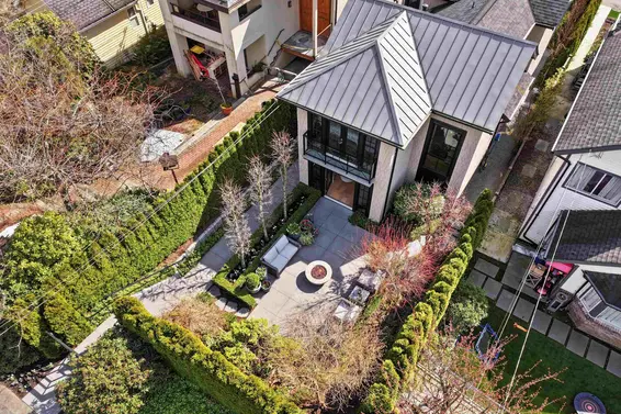 1230 Esquimalt Avenue, West Vancouver