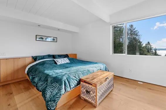 4045 Bayridge Avenue, West Vancouver For Sale - image 21