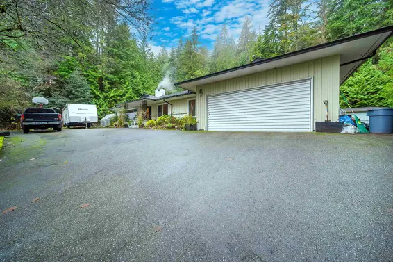 77 Desswood Place, West Vancouver For Sale - image 12