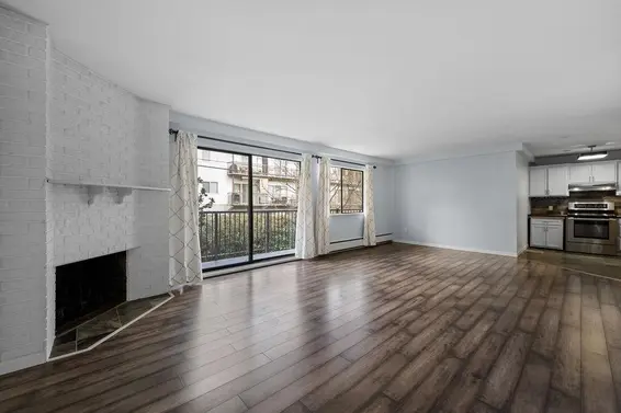 210 236 West 2nd Street, North Vancouver