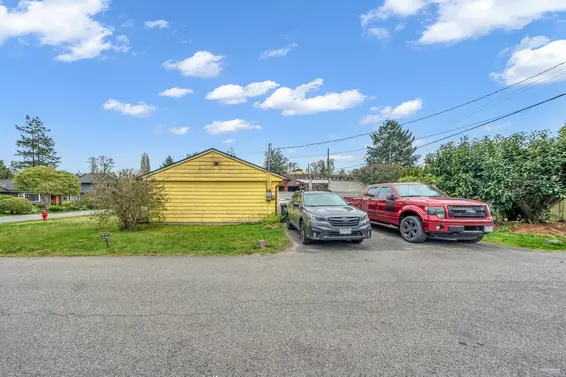 1219 Silverwood Crescent, North Vancouver For Sale - image 3