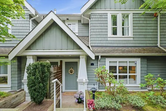 11 2688 Mountain Highway, North Vancouver