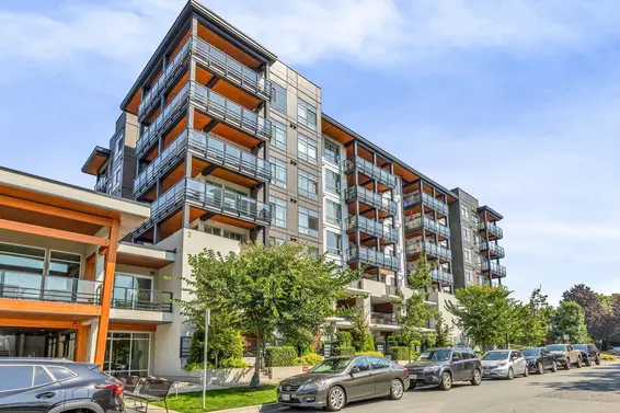 404 128 East 8th Street, North Vancouver