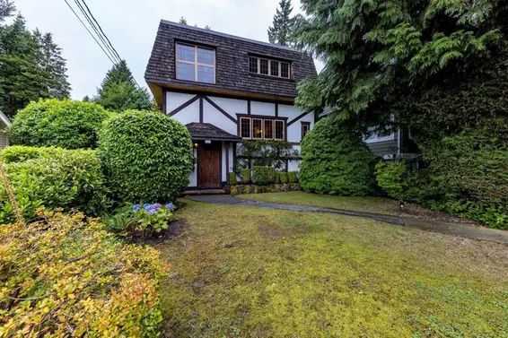 292 East St. James Road, North Vancouver