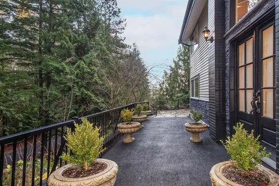 285 Rabbit Lane, West Vancouver For Sale - image 3