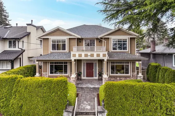 418 East 13th Street, North Vancouver