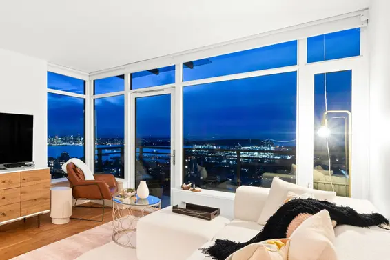 1503 111 East 13th Street, North Vancouver