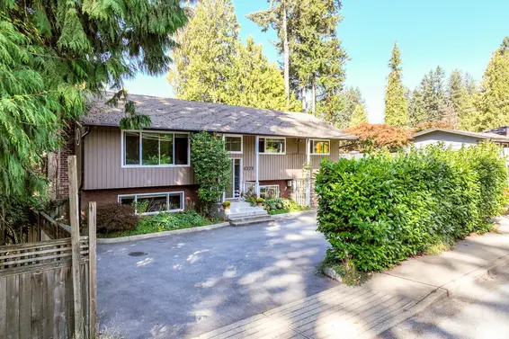4379 Capilano Road, North Vancouver