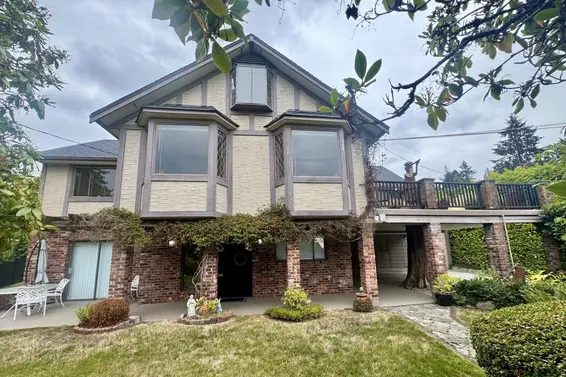 350 East Windsor Road, North Vancouver