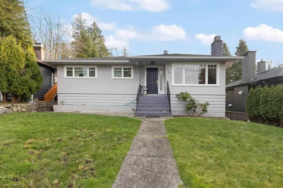 1820 Larson Road, North Vancouver For Sale - image 3