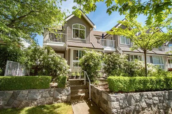 1 270 East Keith Road, North Vancouver