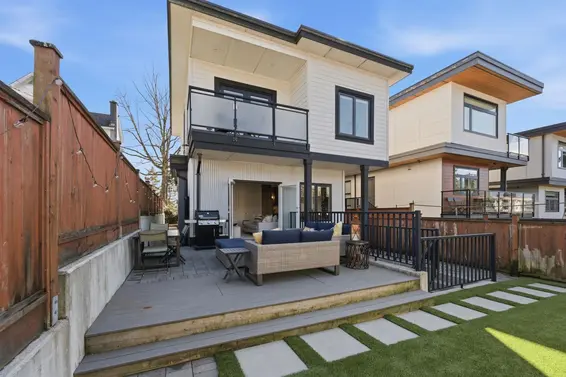 212 East 18th Street, North Vancouver