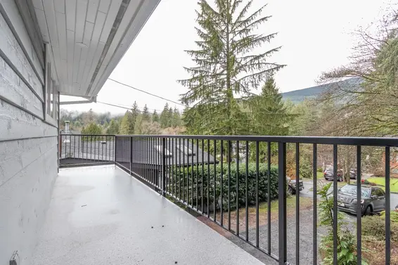 4593 Cliffmont Road, North Vancouver For Sale - image 12