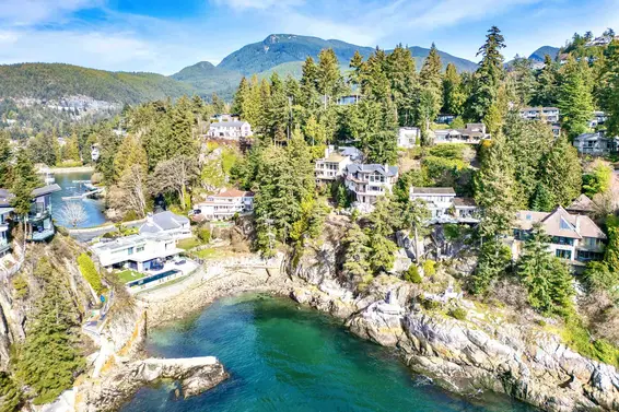 5295 Gulf Place, West Vancouver
