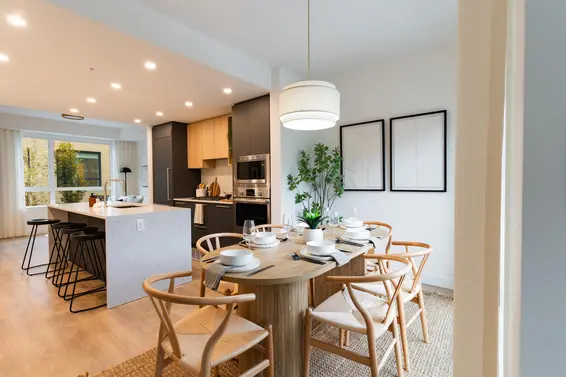 111 2050 Glenaire Drive, North Vancouver