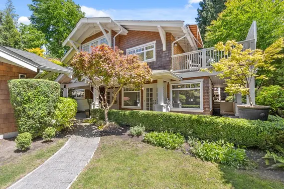 850 Forest Hills Drive, North Vancouver