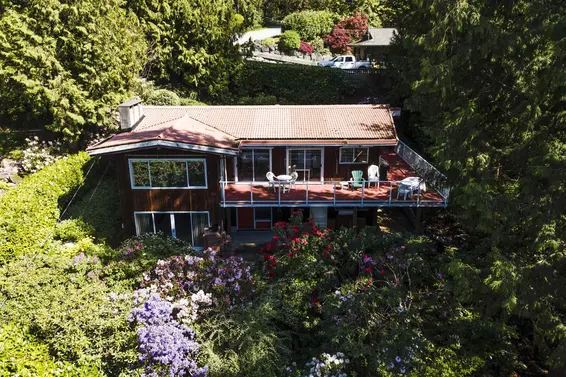 90 Oceanview Road, Lions Bay