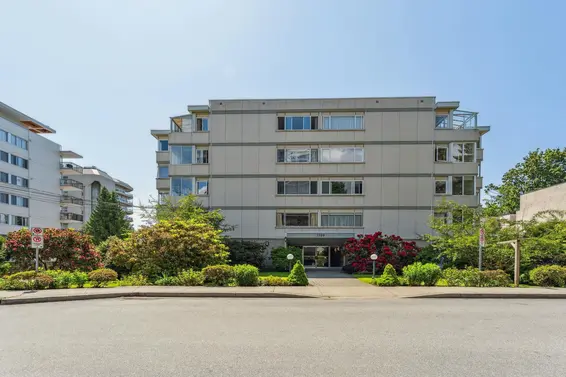 205 1750 Esquimalt Avenue, West Vancouver