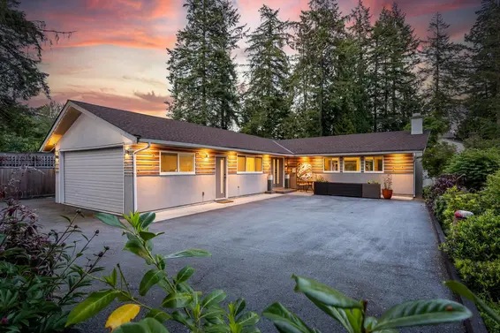 2420 Edgemont Boulevard, North Vancouver