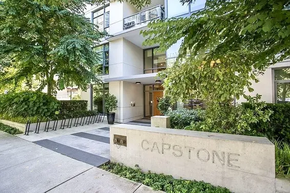 202 135 West 2nd Street, North Vancouver