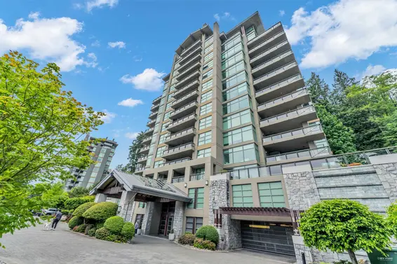 401 3315 Cypress Place, West Vancouver