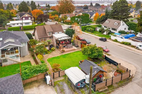 402 East 13th Street, North Vancouver