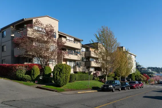 311 1363 Clyde Avenue, West Vancouver