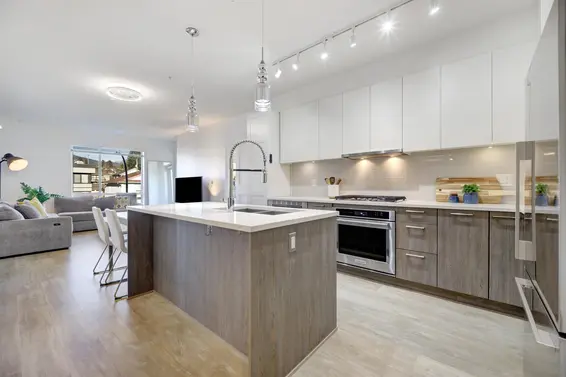 306 625 East 3rd Street, North Vancouver