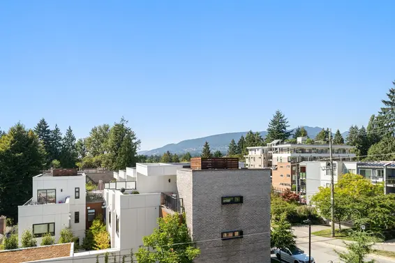 309 135 West 21st Street, North Vancouver