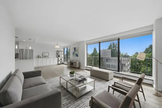 802 1745 Esquimalt Avenue, West Vancouver