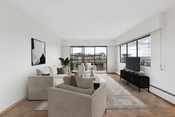 211 155 East 5th Street, North Vancouver