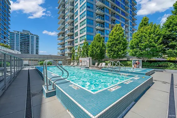 2101 125 East 14th Street, North Vancouver