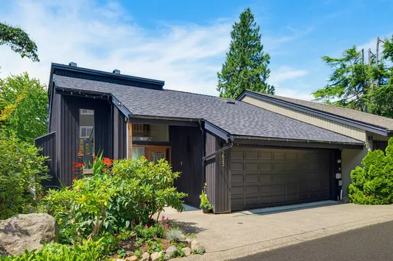 5623 Eagle Court, North Vancouver