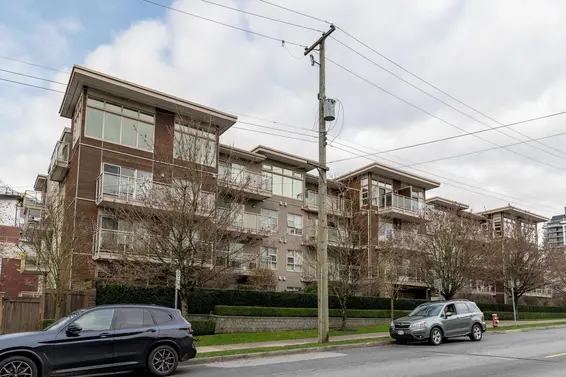 201 1033 St. Georges Avenue, North Vancouver For Sale - image 3