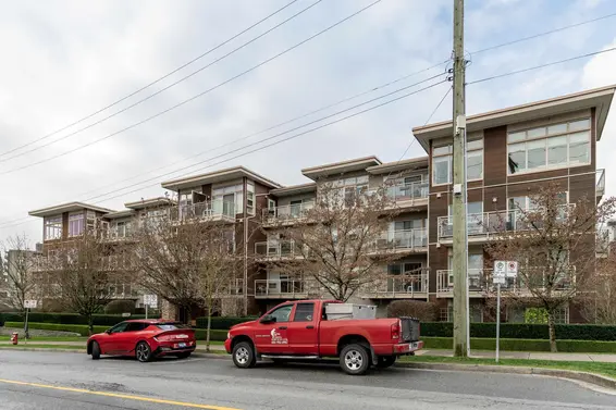 201 1033 St. Georges Avenue, North Vancouver For Sale - image 4