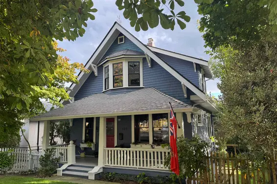 121 East 27th Street, North Vancouver