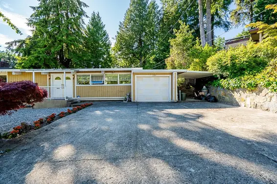 1595 Rena Crescent, West Vancouver For Sale - image 2