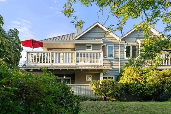 203 1538 Bowser Avenue, North Vancouver