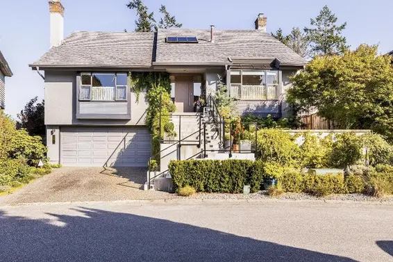 4772 Meadfeild Court, West Vancouver