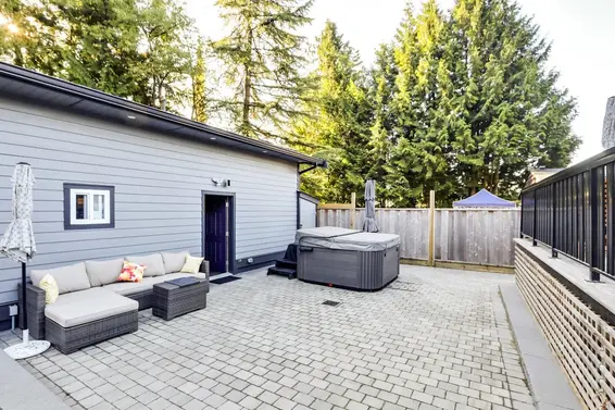 3976 Mountain Highway, North Vancouver For Sale - image 21