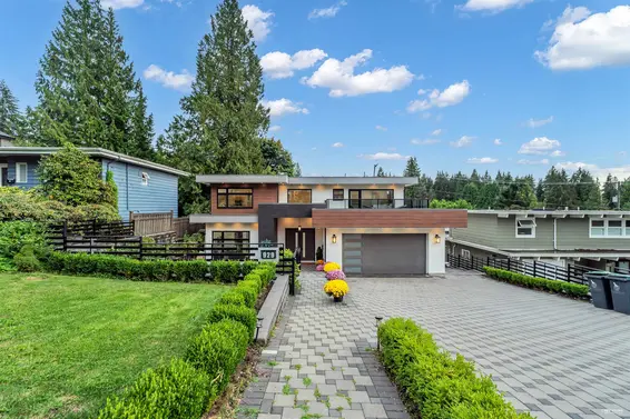 929 Canyon Boulevard, North Vancouver For Sale - image 3