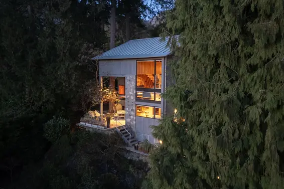 5757 Telegraph Trail, West Vancouver