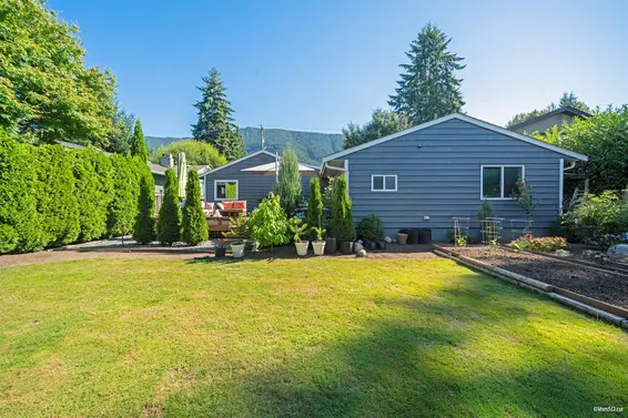1043 Belvedere Drive, North Vancouver
