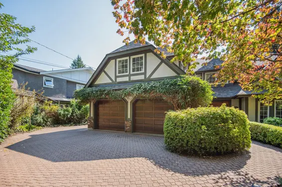 4620 Keith Road, West Vancouver For Sale - image 2